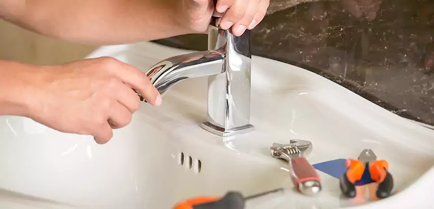 Bathtub Faucet Replacement in Miller Place